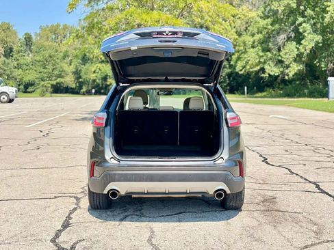 Used 2019 Ford Edge Titanium FWD image 9