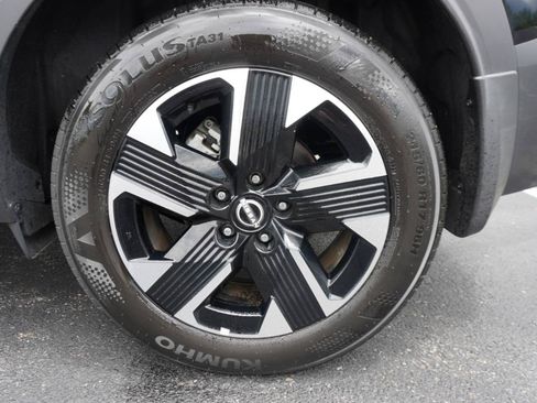 Used 2025 Nissan Kicks SV w/ SV Premium Package AWD/4WD image 34
