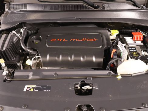 Used 2022 Jeep Compass Latitude w/ Convenience Group FWD image 18