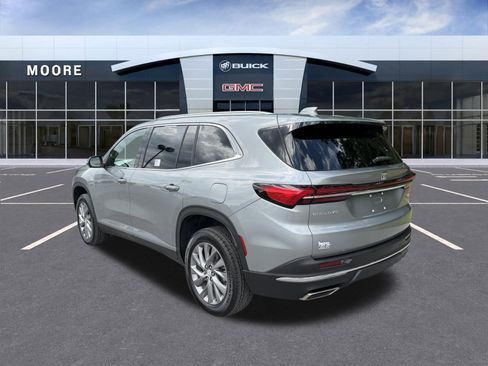 Used 2025 Buick Enclave Preferred FWD image 5