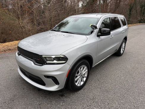 Used 2023 Dodge Durango AWD w/ Technology Group image 2