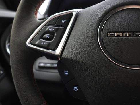 Used 2019 Chevrolet Camaro ZL1 RWD image 15