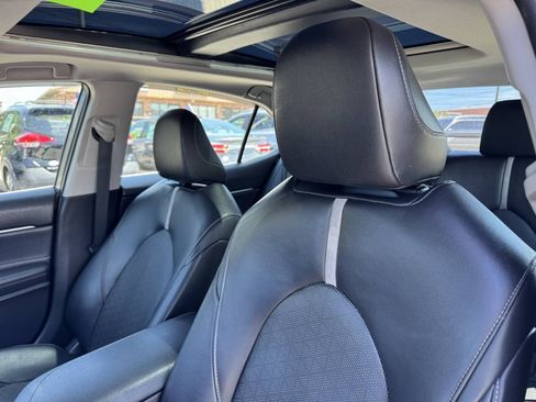 Used 2018 Toyota Camry XSE FWD image 13