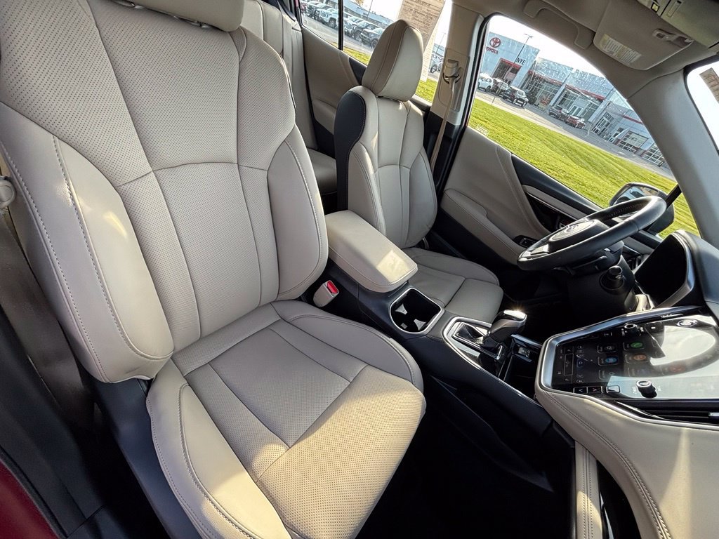 Used 2025 Subaru Legacy Limited AWD/4WD image 33