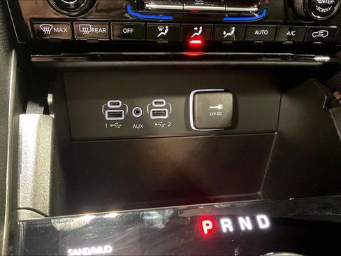 Used 2025 Jeep Grand Cherokee L Limited w/ Black Appearance Package image 31