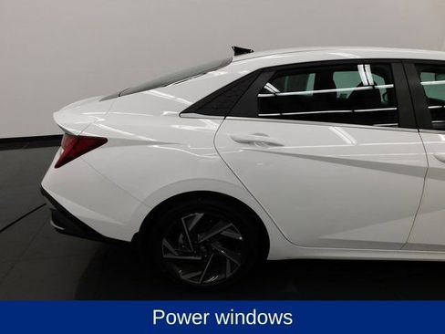 Certified 2025 Hyundai Elantra SEL image 15