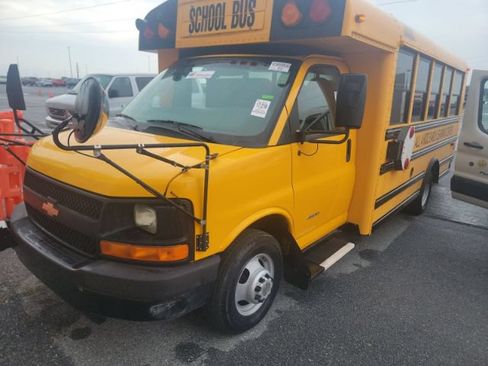 Used 2011 Chevrolet Express 4500 w/ School Bus Package RWD image 4