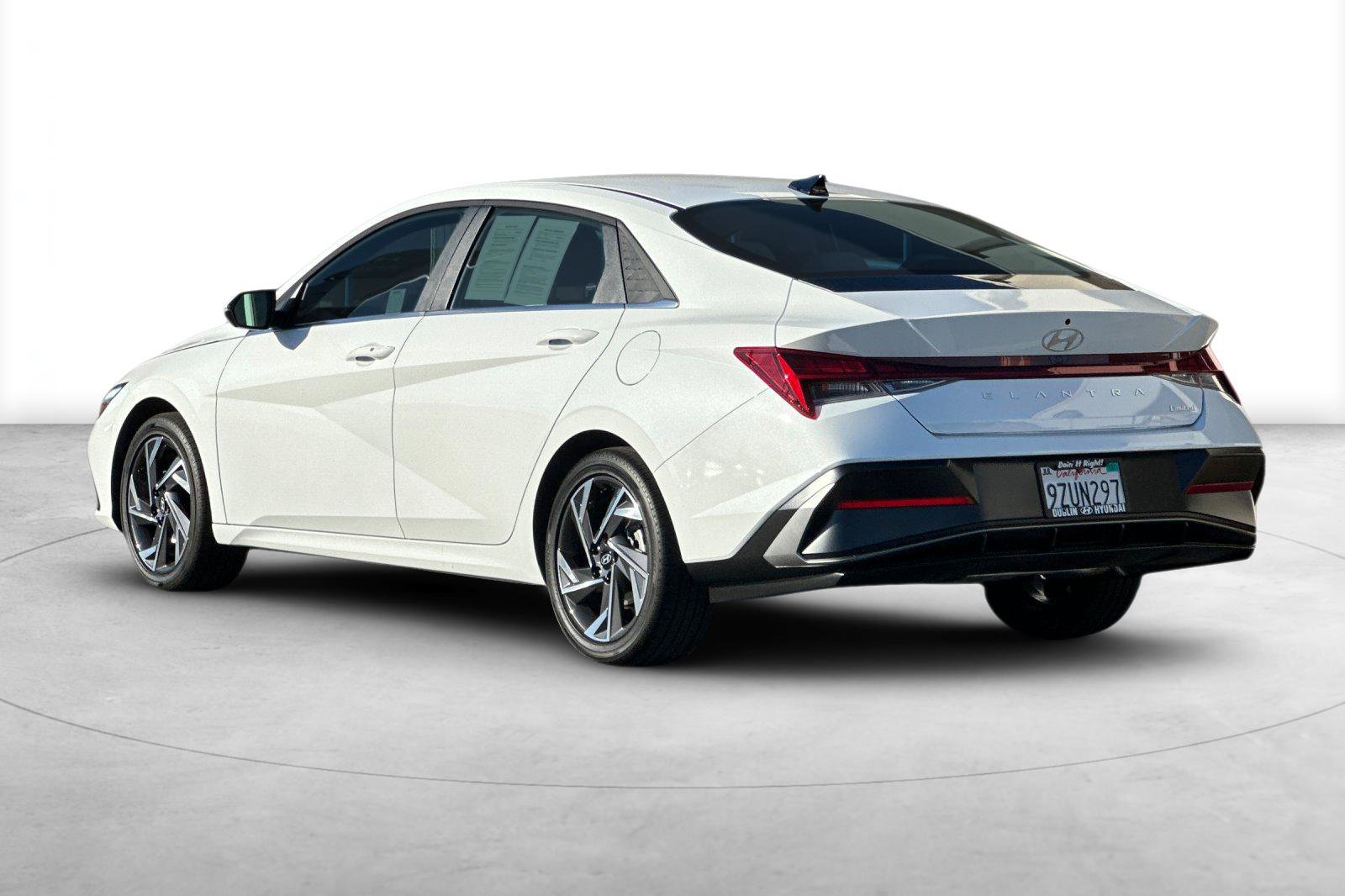Certified 2026 Hyundai Elantra Limited FWD image 4