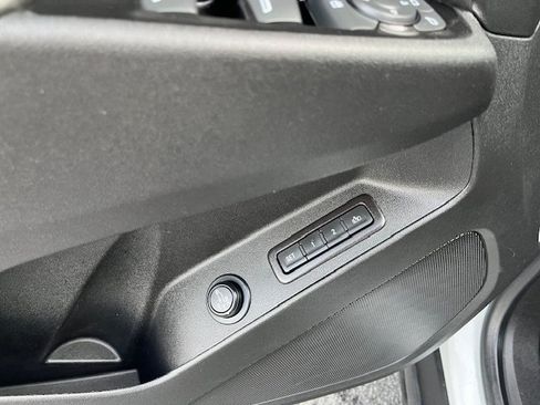 Used 2022 Chevrolet Equinox Premier AWD/4WD image 11