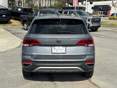Used 2024 Volkswagen Taos SE image 6