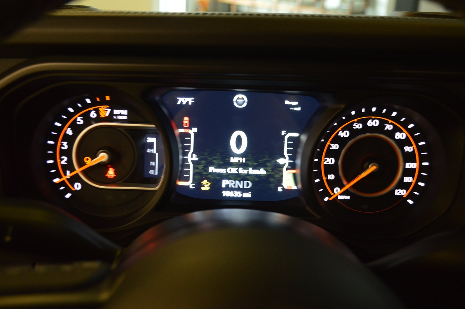 Used 2025 Jeep Gladiator Sport AWD/4WD image 17