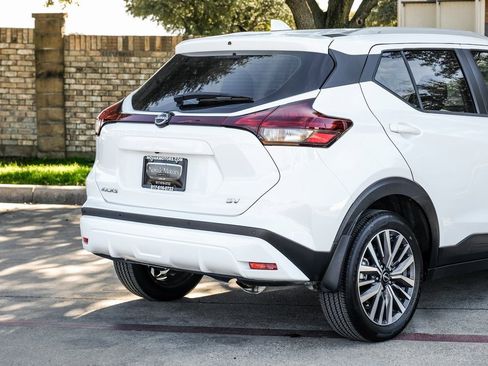 Used 2024 Nissan Kicks SV image 16