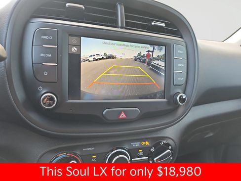 Used 2025 Kia Soul LX FWD image 28