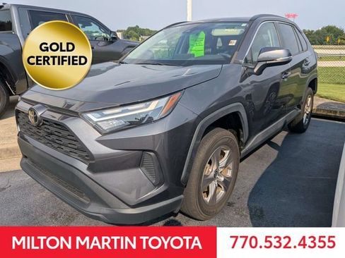 Used 2022 Toyota RAV4 XLE w/ Convenience Package FWD image 5