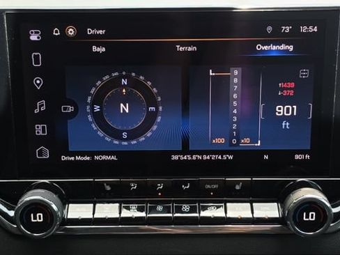 Used 2025 Chevrolet Colorado Trail Boss AWD/4WD image 36