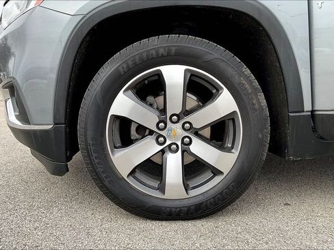Used 2020 Chevrolet Traverse LT w/ LT Premium Package image 8