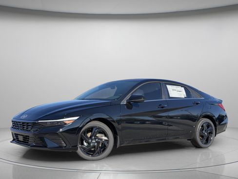 Certified 2026 Hyundai Elantra Sport FWD image 2