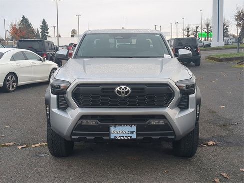 Used 2024 Toyota Tacoma TRD Off-Road image 8