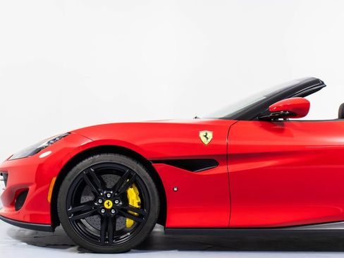 Certified 2019 Ferrari Portofino RWD image 28