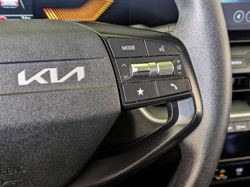 Used 2025 Kia K4 FWD image 21