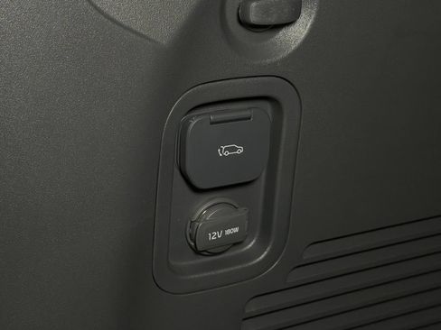 Certified 2024 Kia EV9 GT-Line AWD/4WD image 8