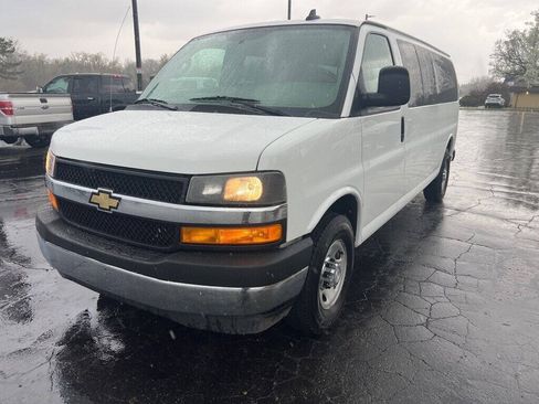 Used 2017 Chevrolet Express 3500 LT w/ LT Preferred Equipment Group RWD image 10