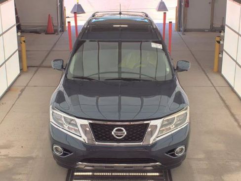 Used 2015 Nissan Pathfinder Platinum FWD image 2