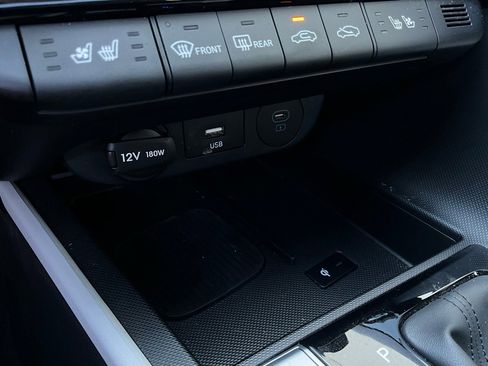 Used 2025 Hyundai Elantra Limited image 25