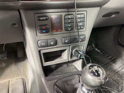Used 2001 Saab 9-3 SE image 12