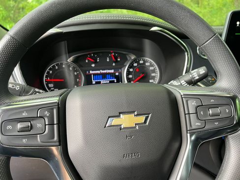 Used 2025 Chevrolet Blazer LT FWD image 29