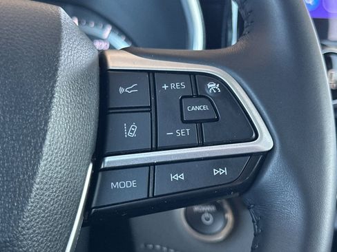 Certified 2025 Toyota Highlander XLE image 31