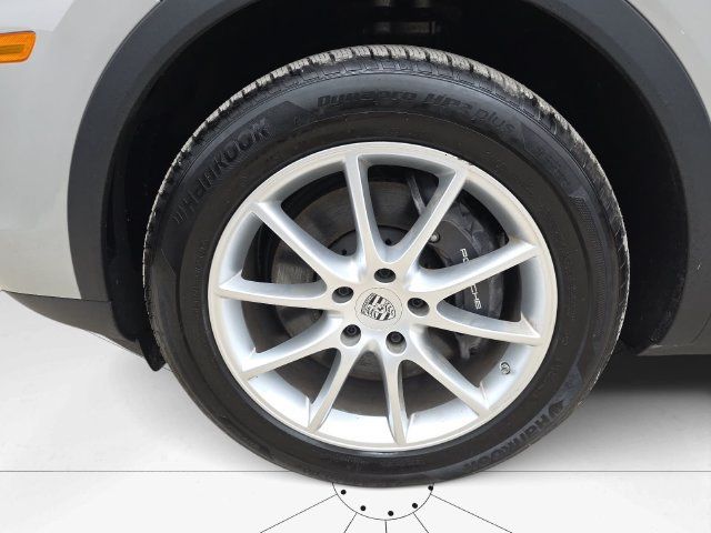 Used 2024 Porsche Cayenne AWD/4WD image 28