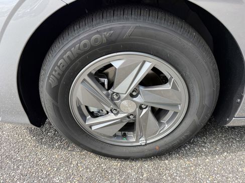 New 2026 Hyundai Elantra SE image 9