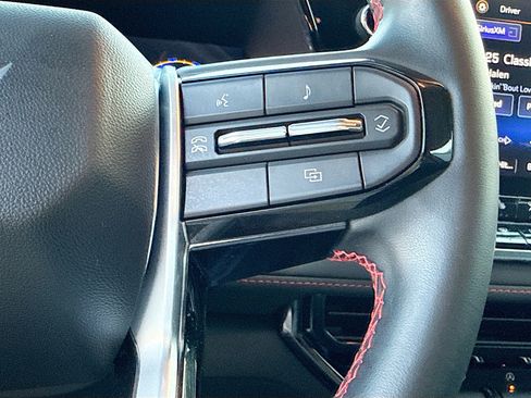 Used 2024 Chevrolet Colorado Z71 w/ Z71 Convenience Package 2 image 37