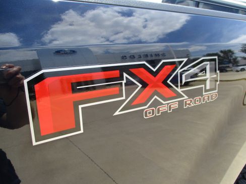 Used 2022 Ford F250 Lariat w/ Lariat Ultimate Package AWD/4WD image 13