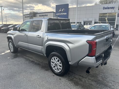 Used 2025 Toyota Tacoma SR5 AWD/4WD image 20