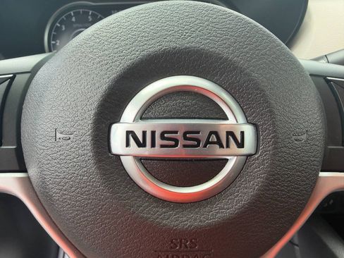 Used 2021 Nissan Versa SV FWD image 18