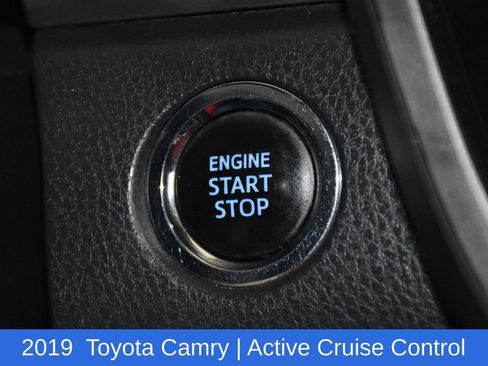 Used 2019 Toyota Camry XSE image 12