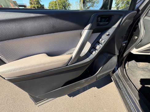 Used 2018 Subaru Forester 2.5i Premium w/ All-Weather Package image 19