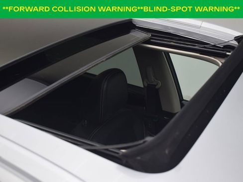 Used 2018 Nissan Murano SL w/ Moonroof Package image 17