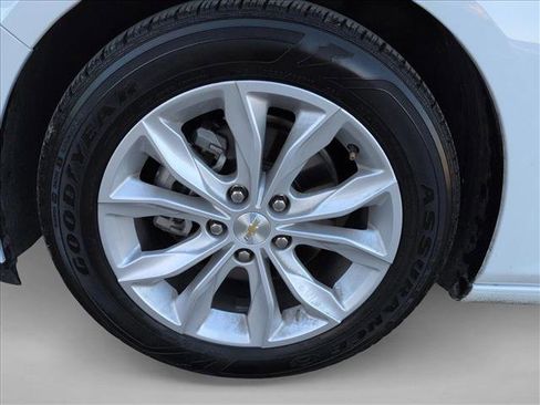 Used 2025 Chevrolet Malibu LT image 24