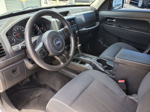 Used 2012 Jeep Liberty Sport RWD image 15