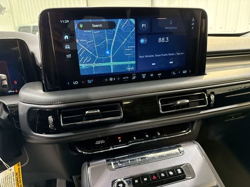 New 2025 Lincoln Aviator 2WD w/ Equipment Group 101A image 19