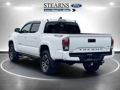 Used 2020 Toyota Tacoma TRD Sport AWD/4WD image 16