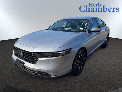 New 2025 Honda Accord Touring image 10