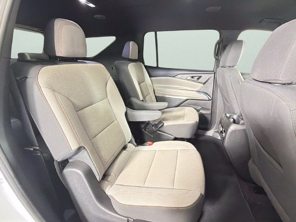 Used 2026 Chevrolet Traverse LT w/ Driver Confidence Package FWD image 32