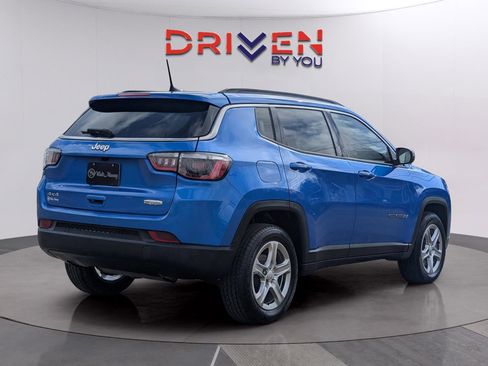 Used 2024 Jeep Compass Latitude AWD/4WD image 5