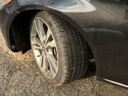 Used 2018 Mercedes-Benz C 300 Sedan w/ Premium Package image 39