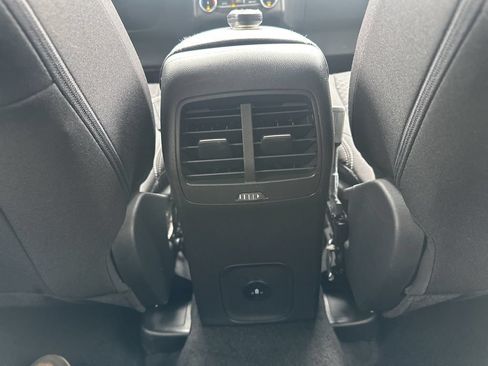 Used 2025 Ford Escape Active AWD/4WD image 30