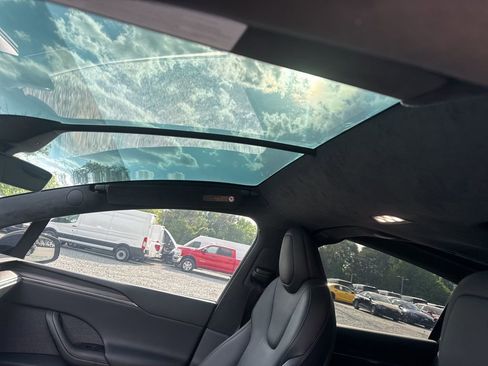 Used 2023 Tesla Model X image 4